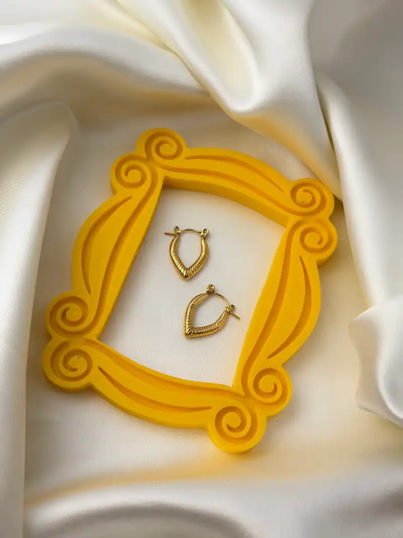 Leaflet Hoops